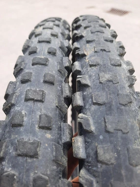 2X SPECIALIZED GROUND CONTROL 27.5X2.1 (CENA JE ZA OBE)