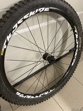 Set koles Mavic