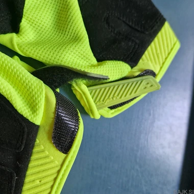 Rokavice Seven - M - NOVE - nerabljene