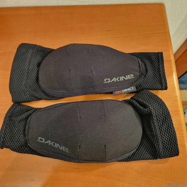 Ščitniki za komolce Dakine Impact - Novi - New