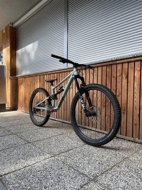 Specialized STATUS 160 vel. M