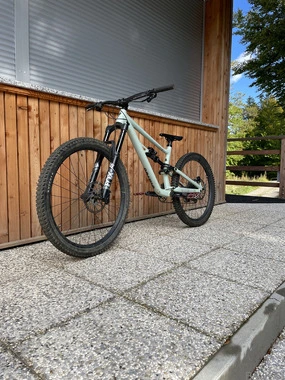 Specialized STATUS 160 vel. M