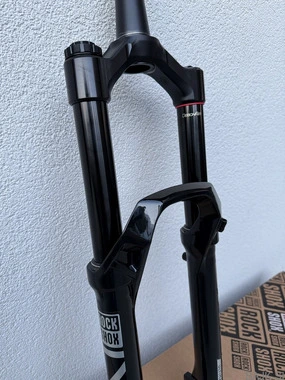 RS Lyrik Ultimate Charger 3