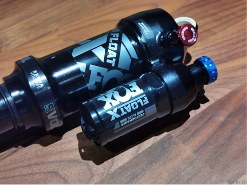 Prodam nov amortizer/shock Fox Float X 210x50 Performance Elite