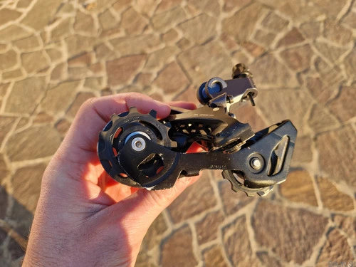 SHIMANO Ultegra zadnji menjalnik RD-R8000-SS