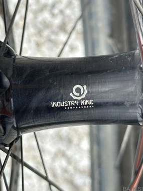 Pivot firebird+ I9 carbon wheelset