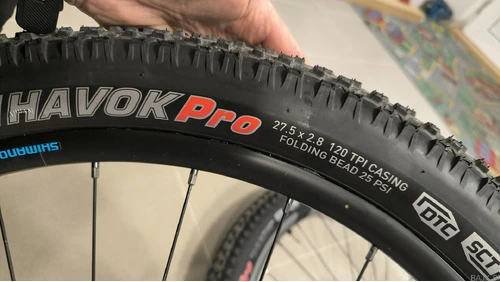 Shimano XT 27.5+, komplet s kaseto, gumami,...