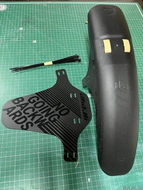 Greyp komplet blatnikov Mucky Nutz