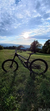 Trek Slash 8