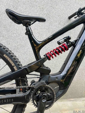 YT Decoy MX, velikost M