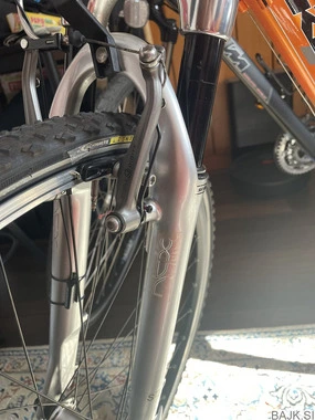 KTM LEGGERO CROSS – VRHUNSKO TREKING KOLO, KOT NOVO