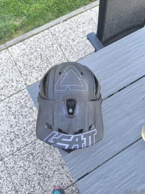 ČELADA Leatt dbx 5.0