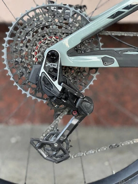 Pivot Shuttle SL Pro X01