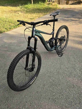 Giant reign 1 2023 (L)