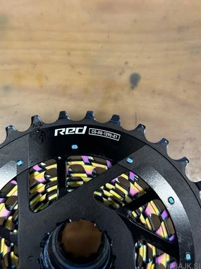 Verižnik SRAM RED XG-1290 E1 10-33T 350km!