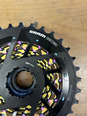 Verižnik SRAM RED XG-1290 E1 10-33T 350km!