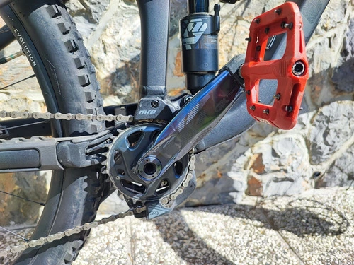 Prodam polnovzmeteno gorsko kolo. Cube one 77.