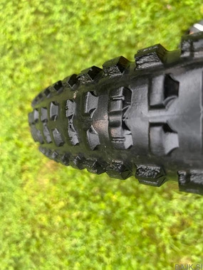 Podarim rabljeno Bontrager XR5 Team Issue 29x2,6”