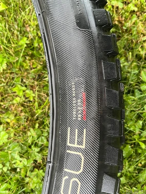 Podarim rabljeno Bontrager XR5 Team Issue 29x2,6”