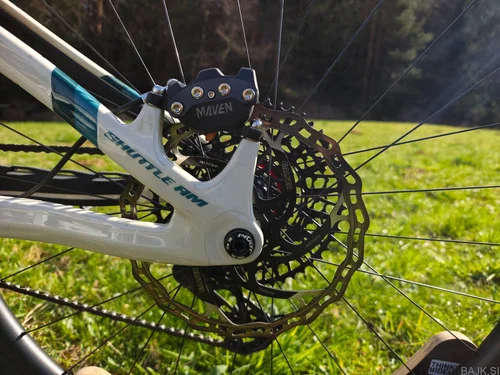 Pivot Shuttle AM - XO PRO Transmission, MEDIUM // Samo 700km!