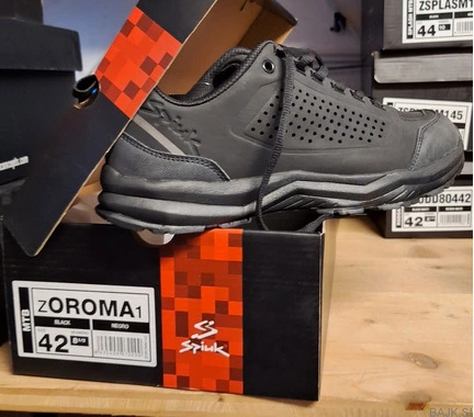 NOVI Flat ali clip čevlji spiuk -40%