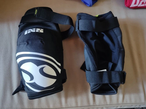 IXS kolenčniki large