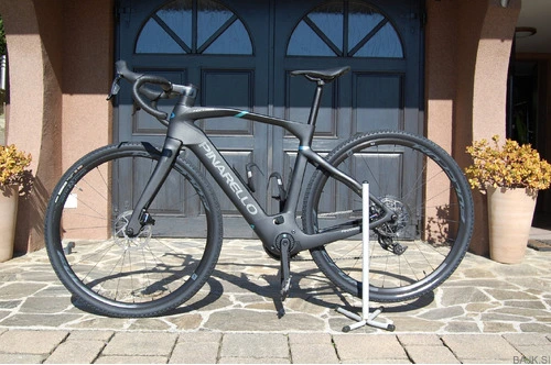 Pinarello  E-Gravel -NYTRO E7 električno gravel kolo (barva-črna)