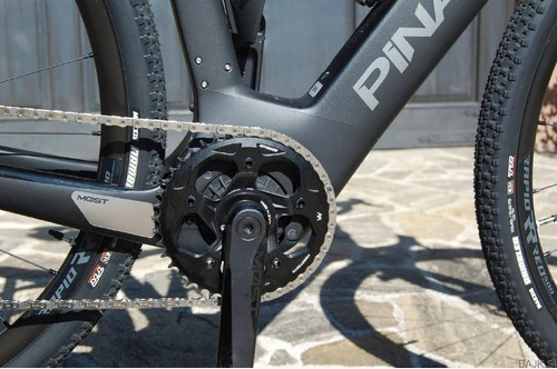 Pinarello  E-Gravel -NYTRO E7 električno gravel kolo (barva-črna)