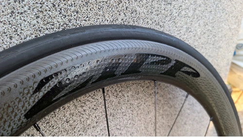 Cestni obroči FFWD F9R (90mm) + ZIPP 404 Firecrast (60mm)