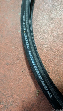 Cestni obroči FFWD F9R (90mm) + ZIPP 404 Firecrast (60mm)