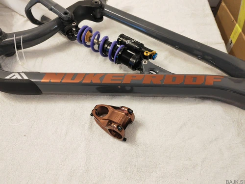 Nukeproof Mega 290 Al, vel. L, custom build + deli