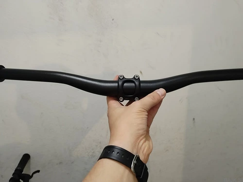 NORCO in house mtb balanca z fajfo in gripi.