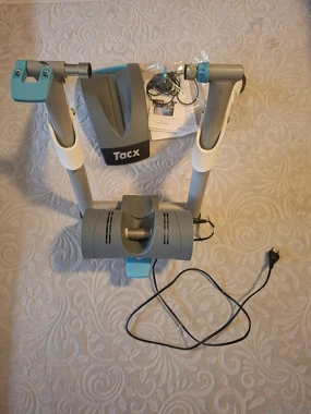 Tacx Satori Smart indoor trainer