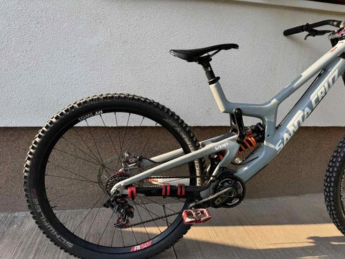 Prodajam Santa Cruz V10CC VPP – prava DH zver!