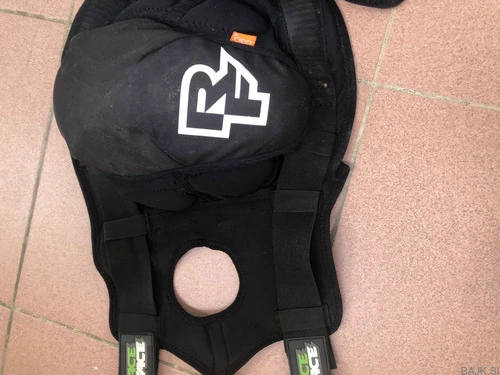 RaceFace Ambush knee