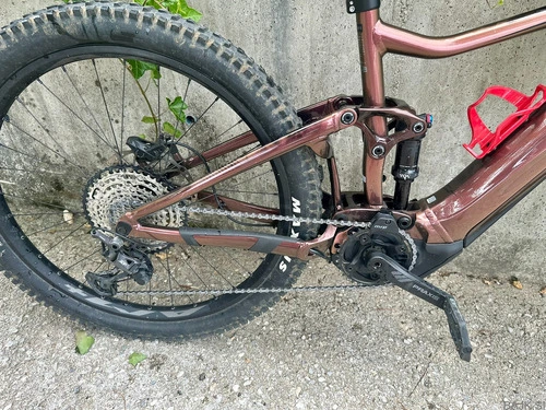 Prodam električno polnovzmeteno gorsko kolo Giant