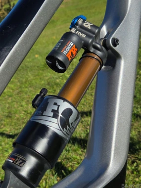 YT Capra 27 CF Pro Race, FOX KASHIMA, HOPE, XTR