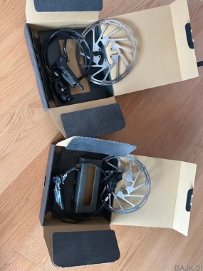 SRAM Code R - komplet zavor z diski