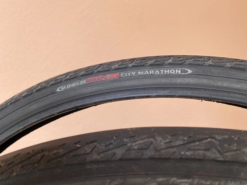 Schwalbe City Marathon slick gume 26 x1.4, Cena je za 2 plašča