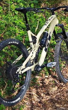 GT FORCE CARBON ELITE XL - generalno servisiran