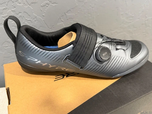 Shimano S-PHYRE SH-TR903, št. 43, novi