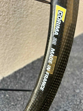 KARBONSKI OBROČI CORIMA 32mm, + DISKI, KOT NOVI, SHIMANO RAČNA