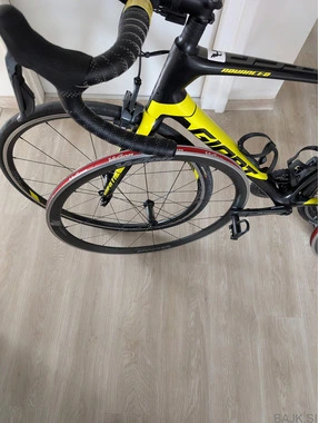 Prodam karbonsko cestno kolo Giant TCR ADVANCED 0 Ultegra Di2