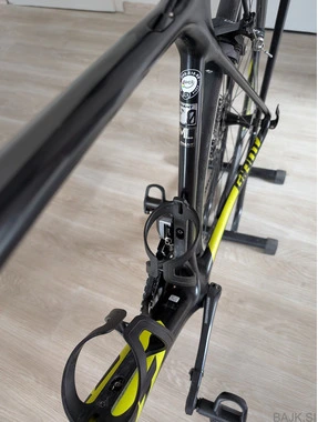 Prodam karbonsko cestno kolo Giant TCR ADVANCED 0 Ultegra Di2