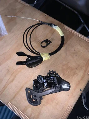 Menjalnik in ročka TRP EVO 12 karbon - novo