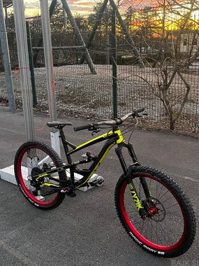 YT Capra gorsko enduro kolo
