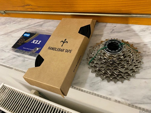 VERIŽNIK SHIMANO 105 11S 28-11 GRATIS : KRMILNI TRAK + KMC ver ; 38€