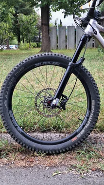 Commencal Clash 24 kids MTB bike