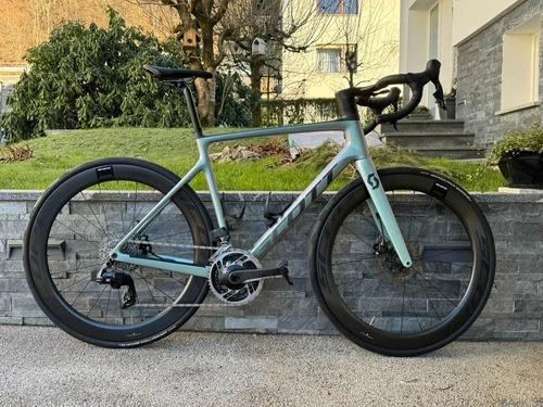 Scott Addict 10 / L / 2023