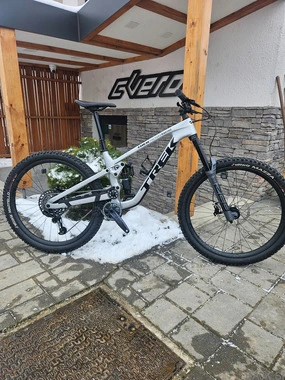 Trek Slash 9.8 M/L 29col